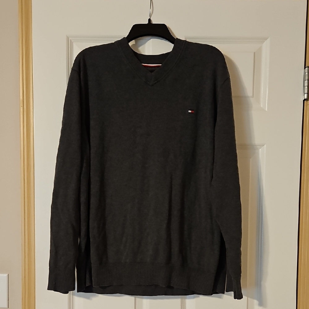 Tommy Hilfiger Men's Dark Gray V-Neck Sweater